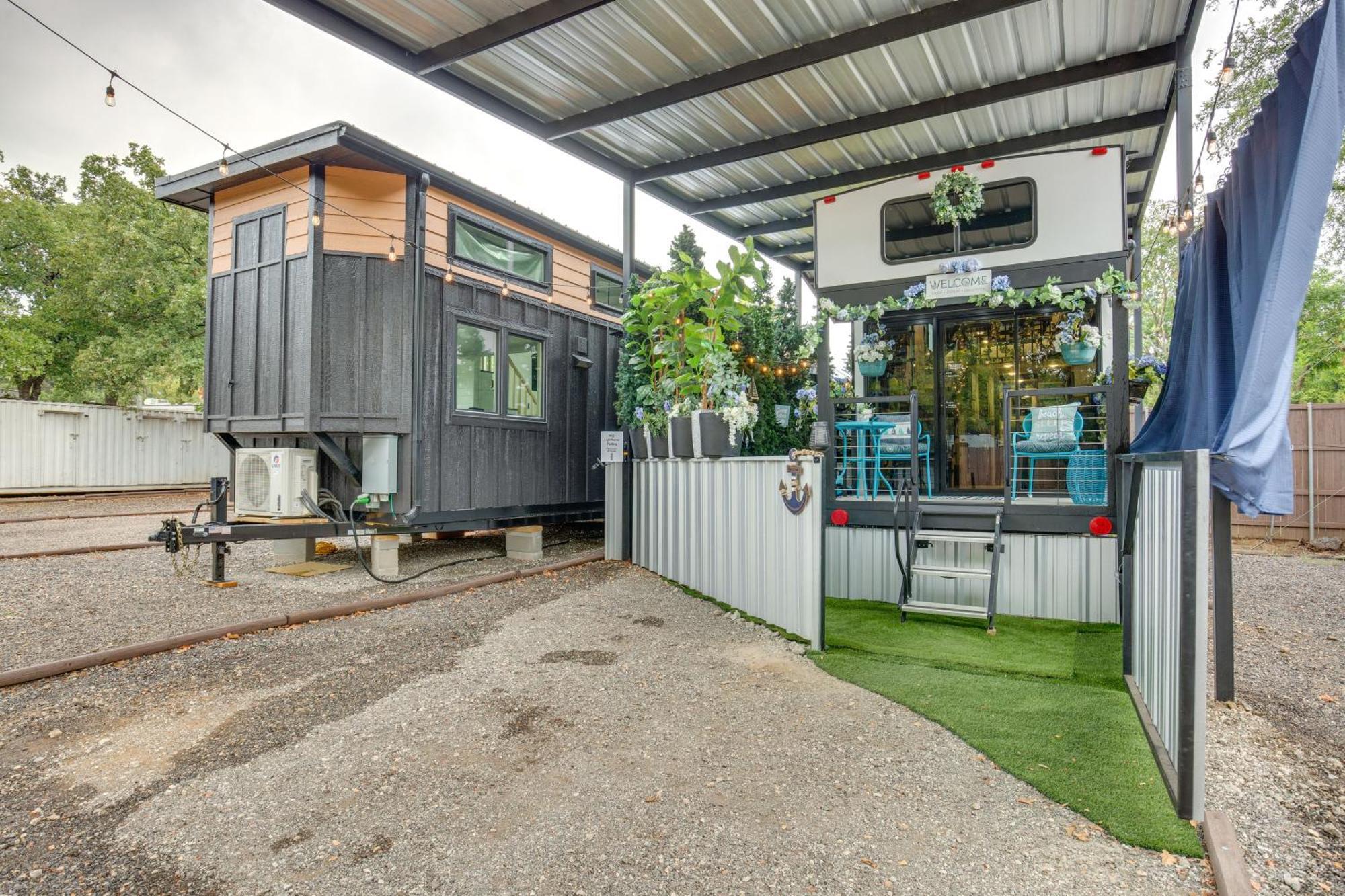 Tiny Home Near Lewisville Lake With Porch And Yard! Lake Dallas Exterior photo